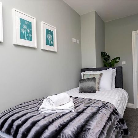 Auckland View - A Comfy & Spacious 4Bed With Views Coundon Kültér fotó