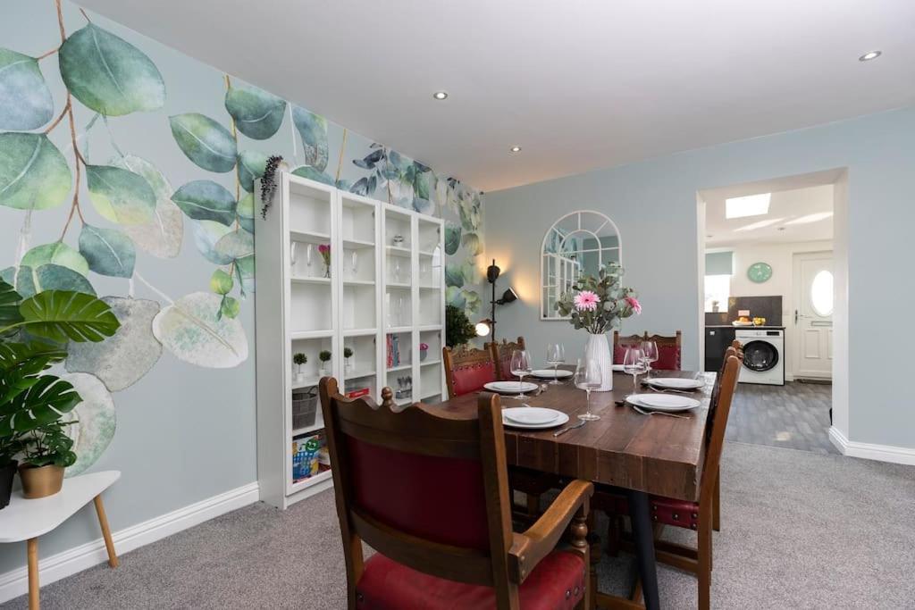Auckland View - A Comfy & Spacious 4Bed With Views Coundon Kültér fotó
